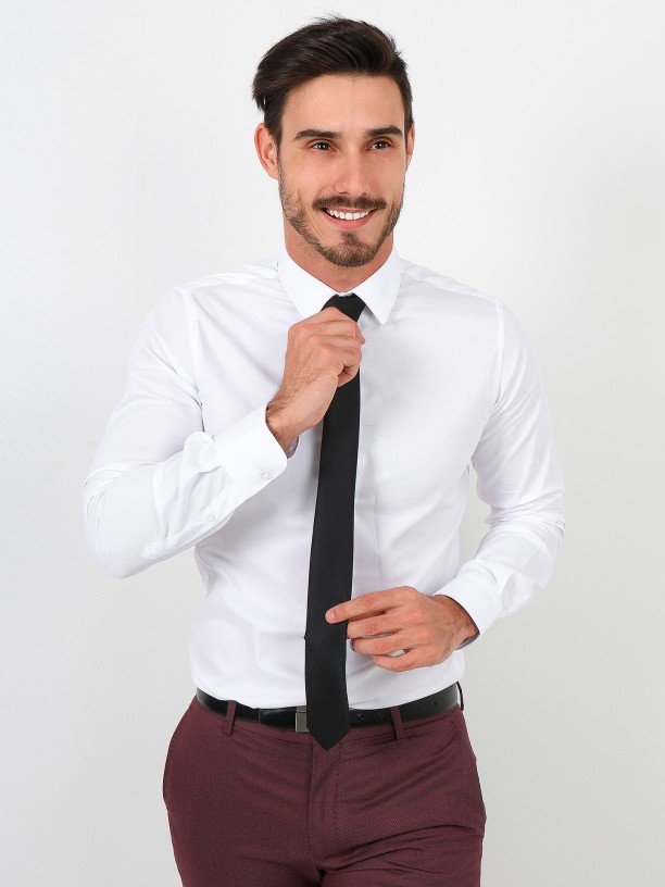 Camisa clásica slim fit micro estructura Camisa clásica slim fit micro estructura