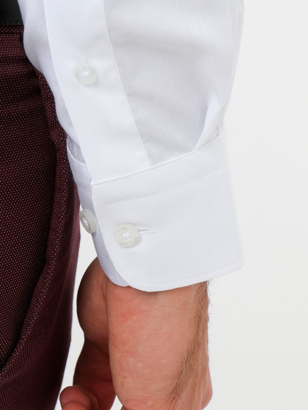 Camisa clásica slim fit micro estructura Camisa clásica slim fit micro estructura