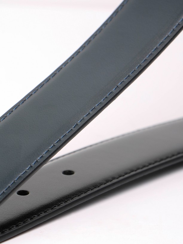 Elegant reversible leather belt
