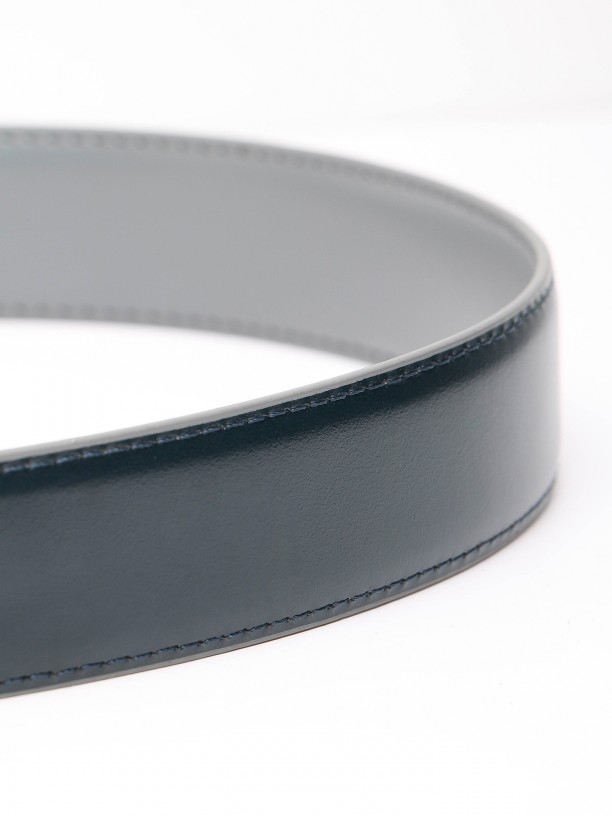 Elegant reversible leather belt