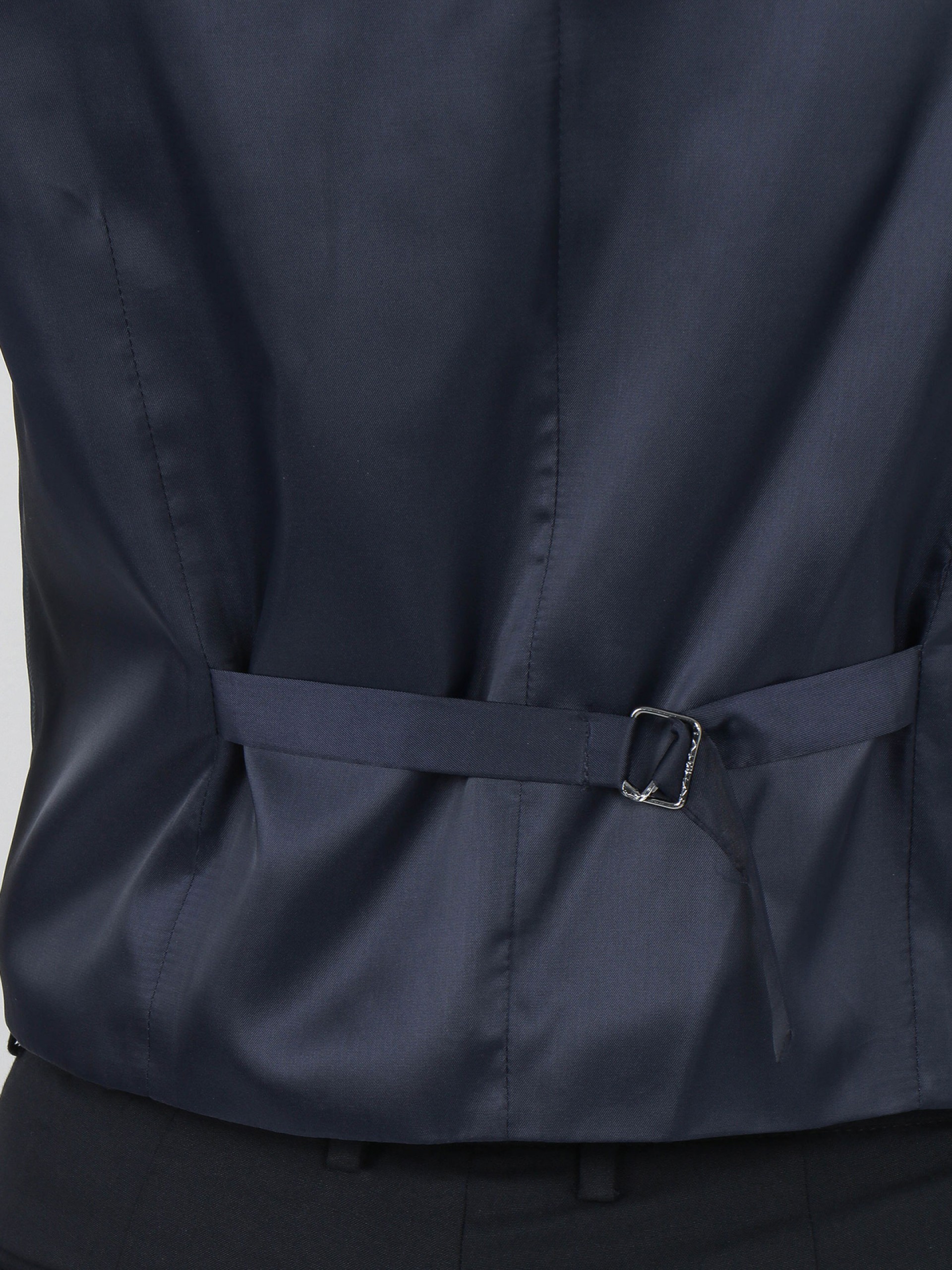 Chaleco de ceremonia con corbata