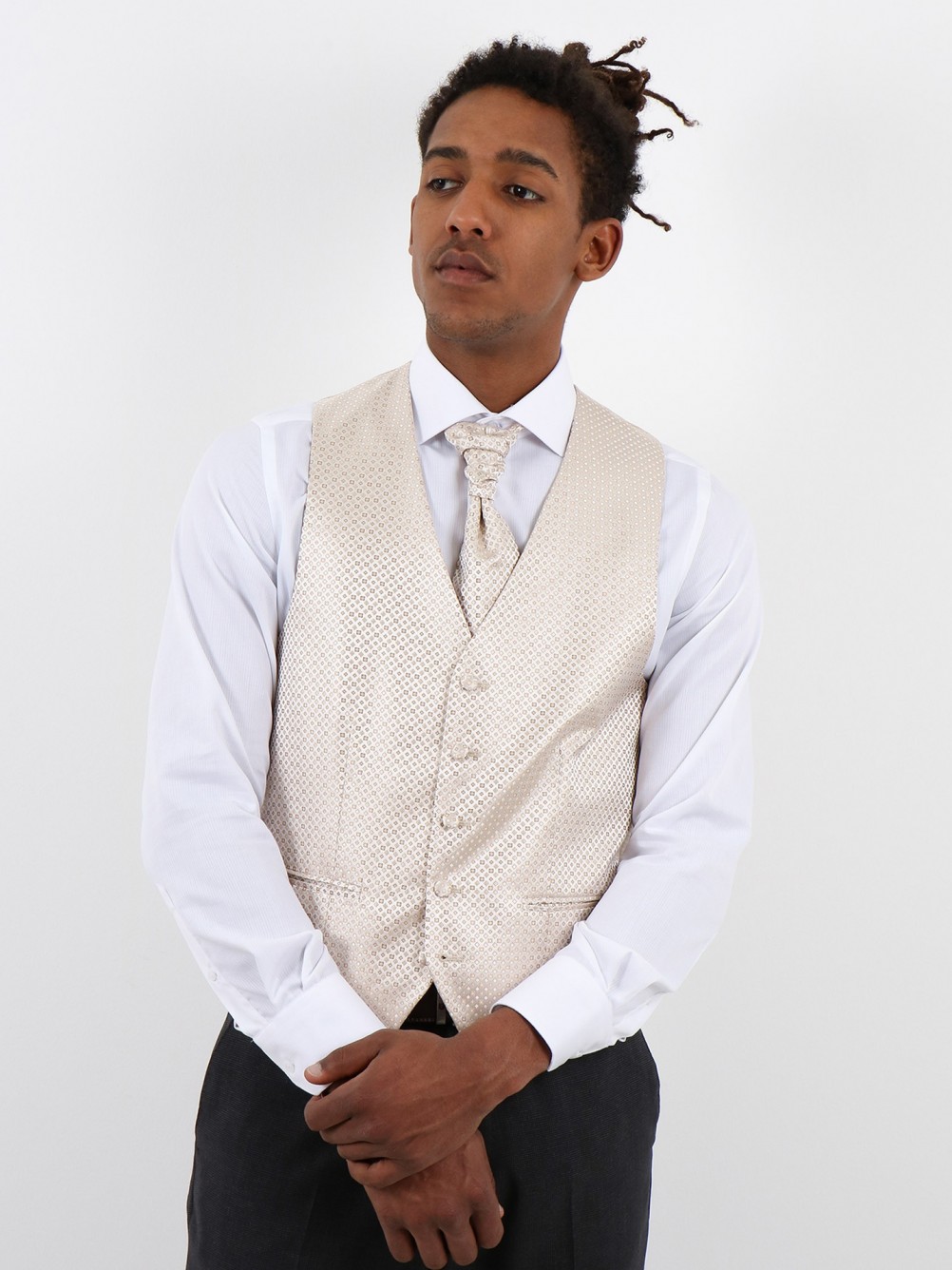 Chaleco de ceremonia con corbata