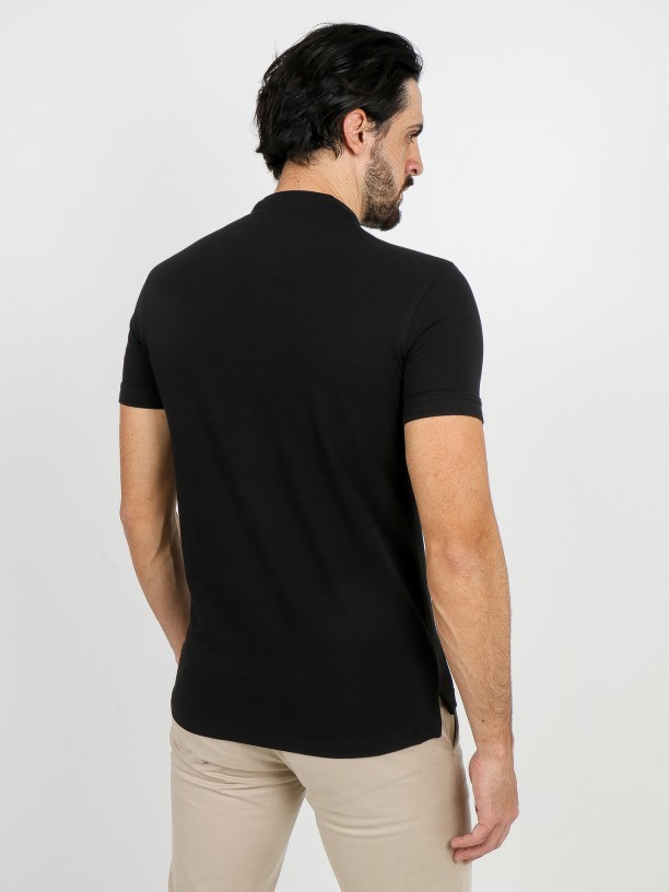 Polo piqué com gola de mandarim Polo piqué com gola de mandarim