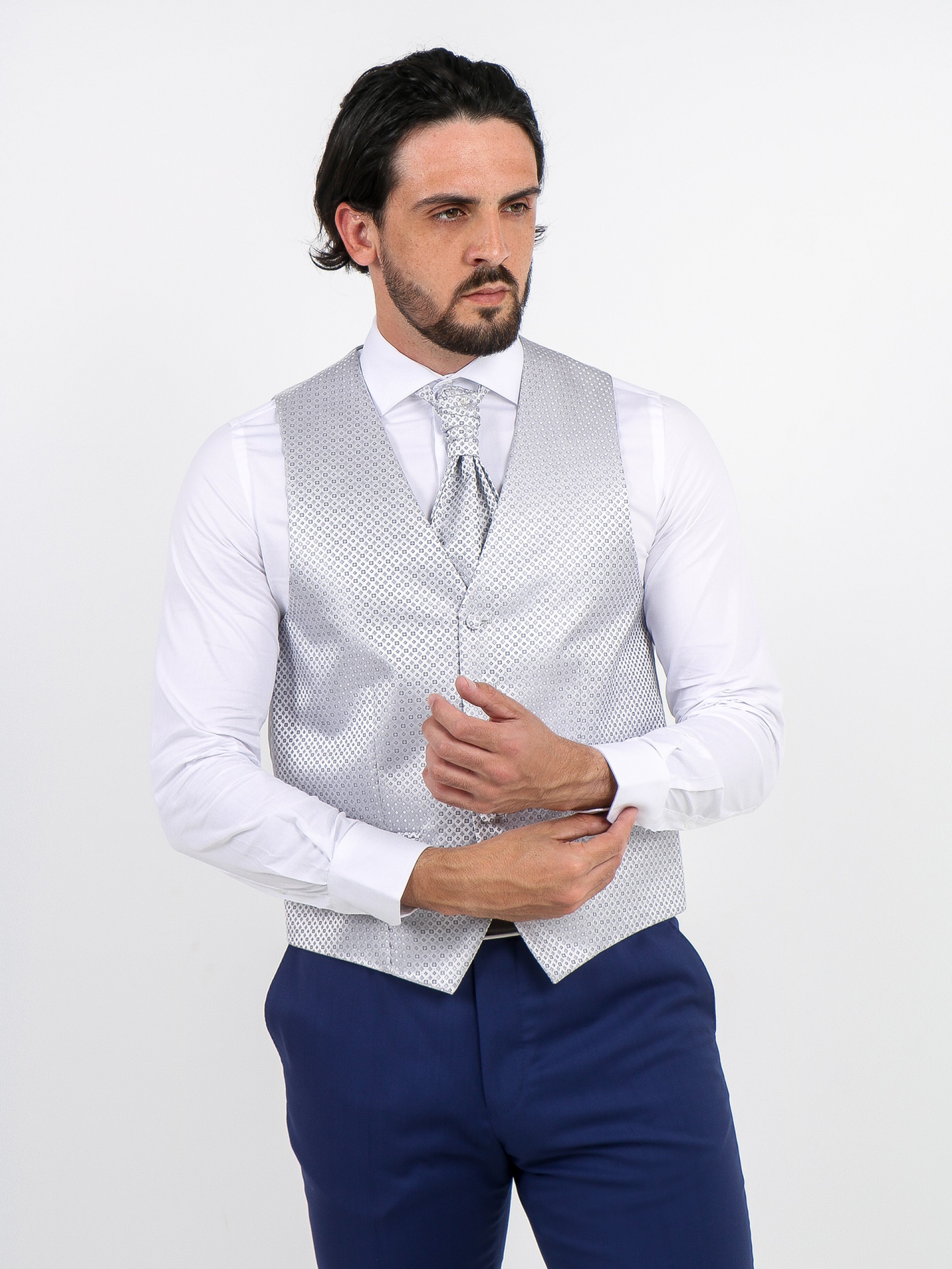 Chaleco de ceremonia con corbata