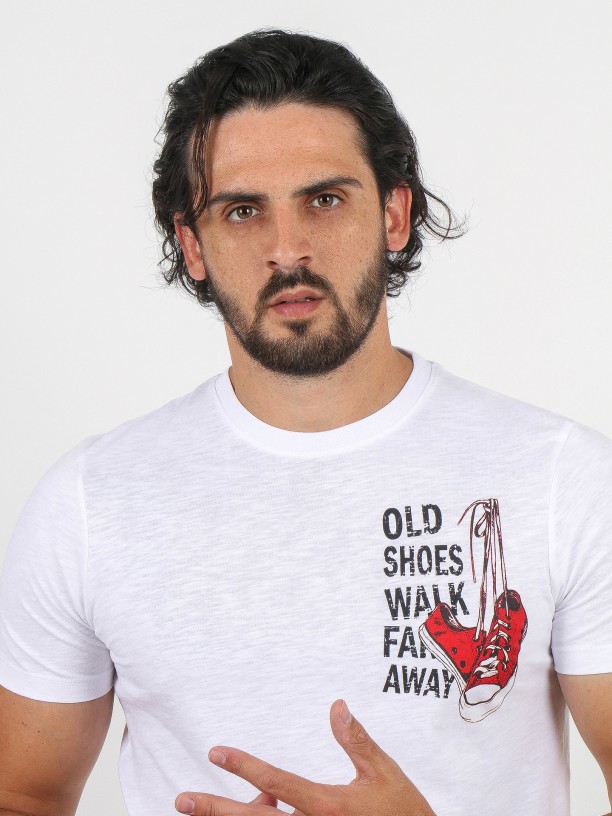T-shirt de algodão com desenho T-shirt de algodão com desenho