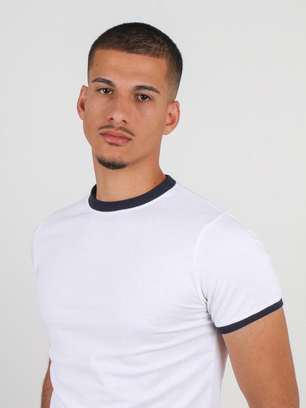 T-shirt lisa 100% algodão T-shirt lisa 100% algodão