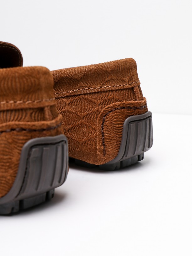 Sapato loafers de pele croute Sapato loafers de pele croute