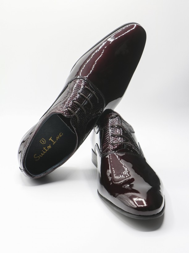 Varnish leather elegant shoes