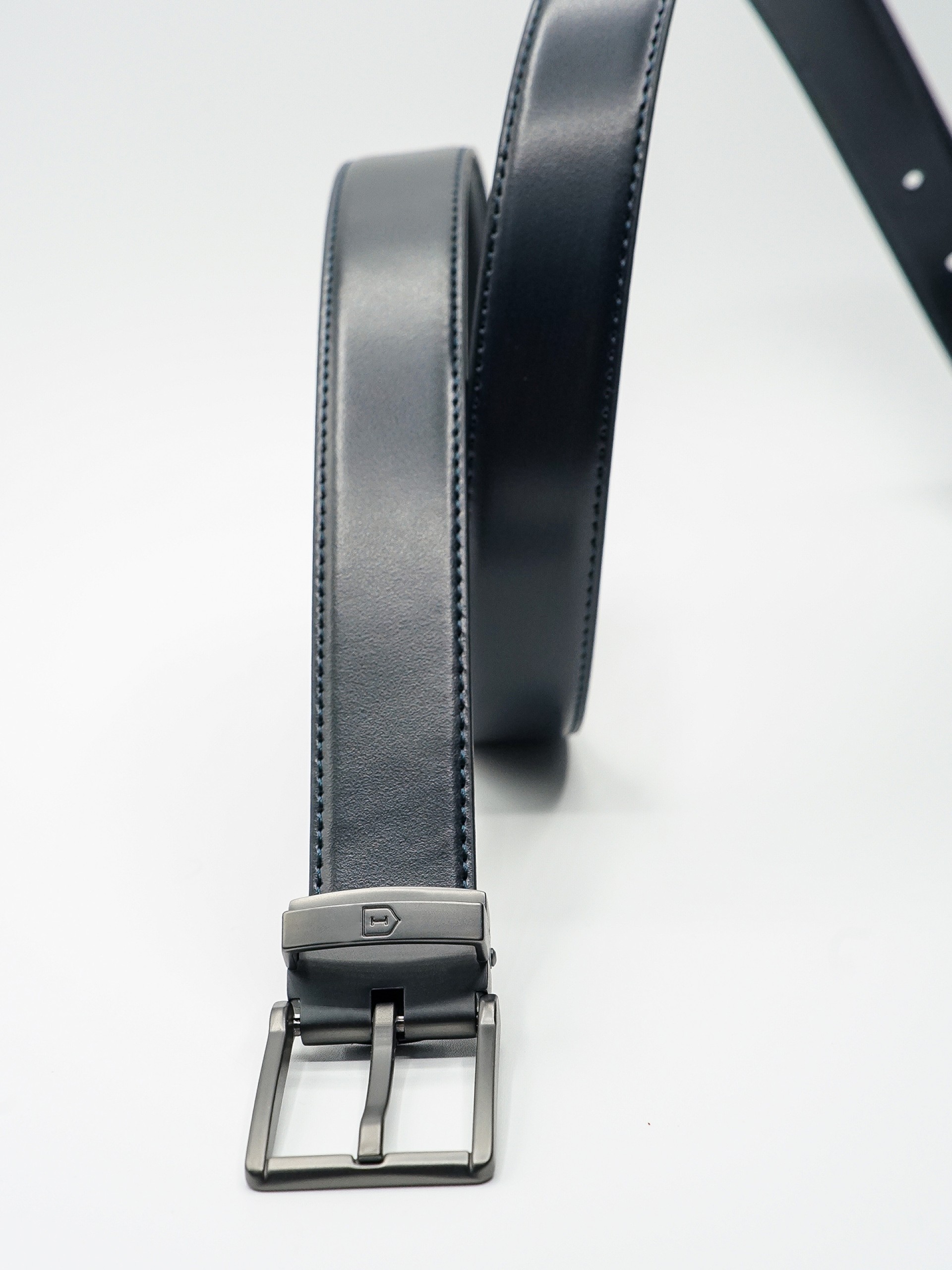 Leather elegant belt