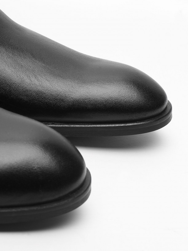 Sapato elegante de pele com padrão