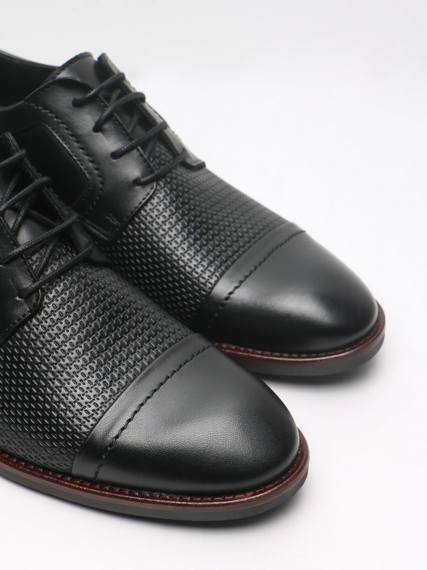 Structured leather elegant shoes