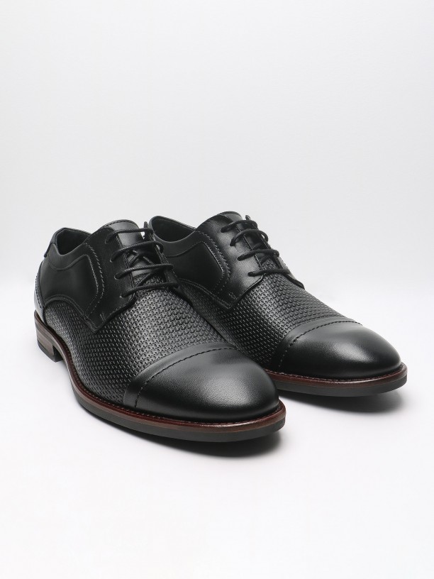 Structured leather elegant shoes
