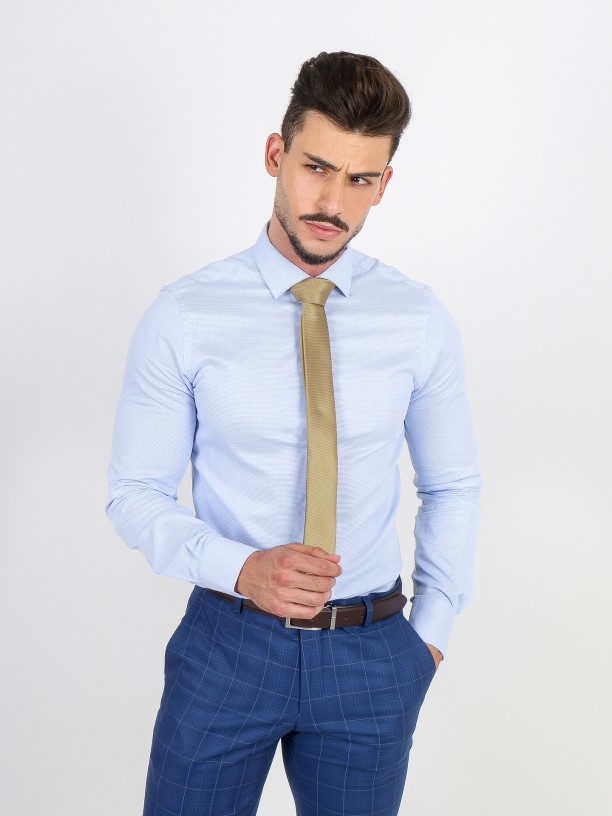 Camisa clássica slim fit micro estrutura Camisa clássica slim fit micro estrutura