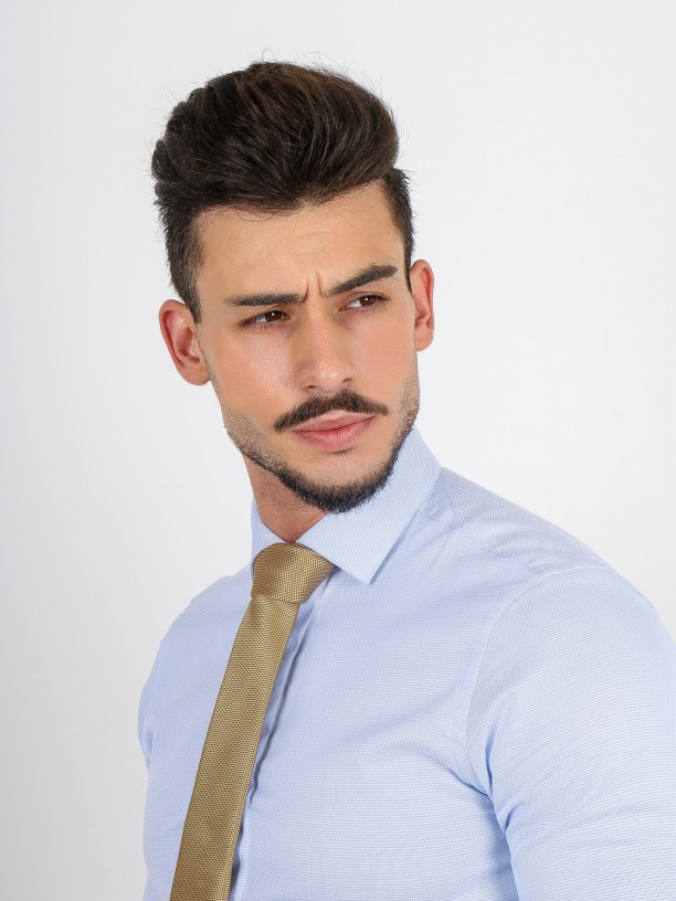 Camisa clássica slim fit micro estrutura Camisa clássica slim fit micro estrutura