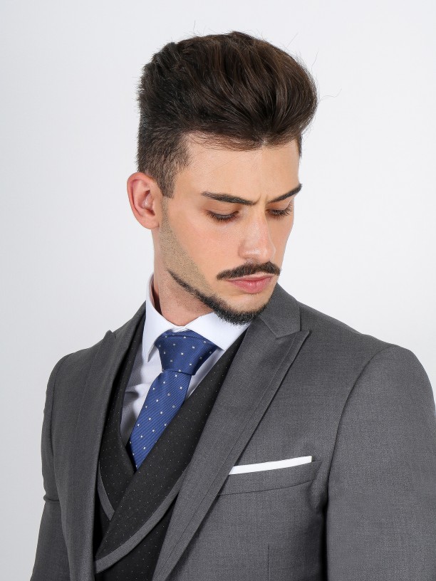 Fato elegante slim fit com colete Fato elegante slim fit com colete