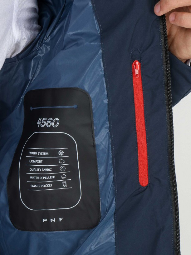 Anorak técnico smart con capucha Anorak técnico smart con capucha