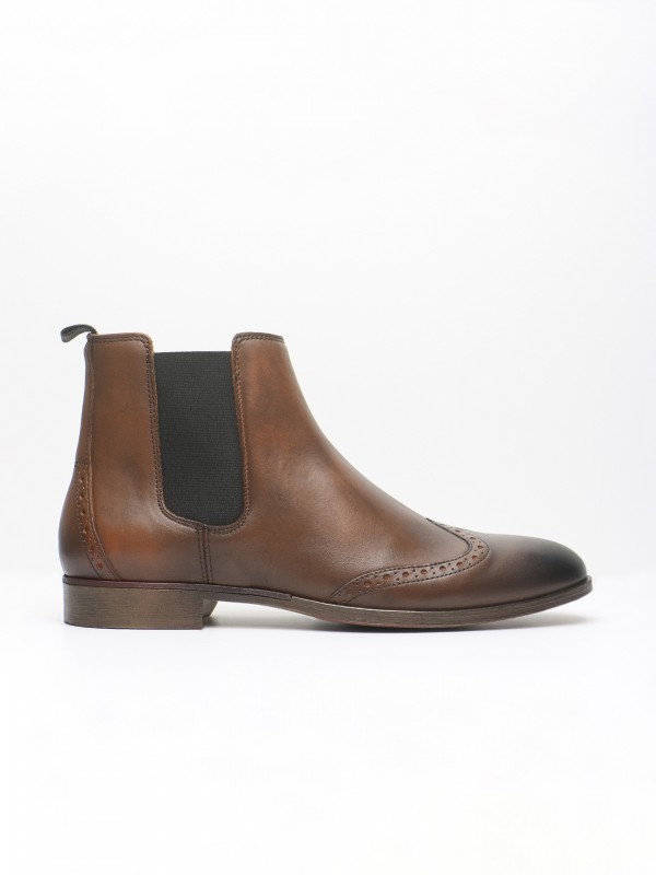 Elastic leather chelsea boots