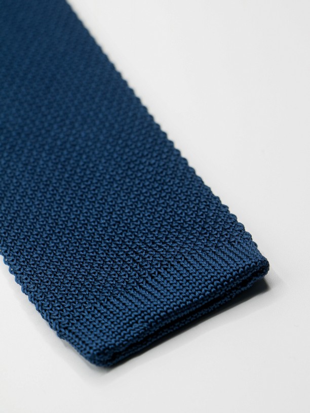 Handmade knitted tie