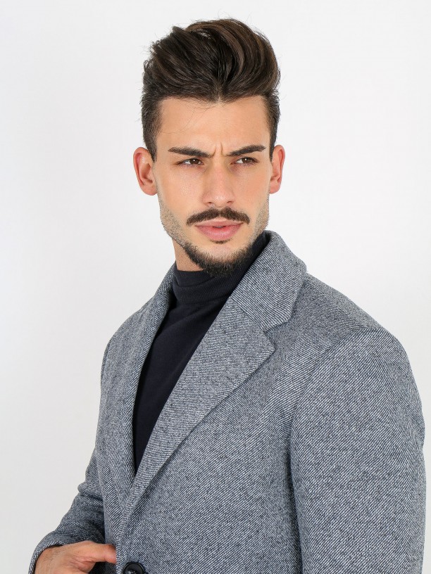 Knitted overcoat with pattern