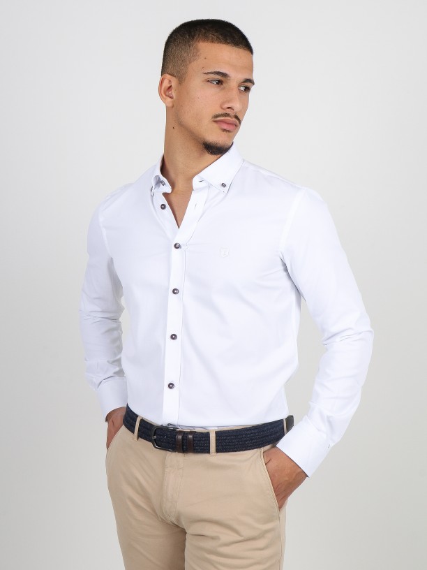 Microstructure shirt with contrasting buttons Microstructure shirt with contrasting buttons