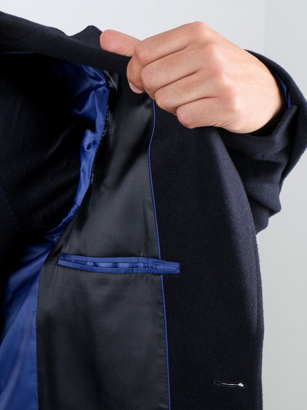 Sobretudo slim fit lapela clássica