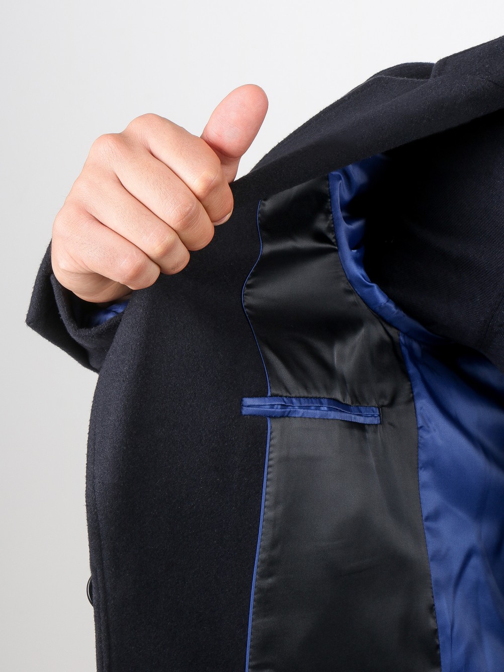 Sobretudo slim fit lapela clássica