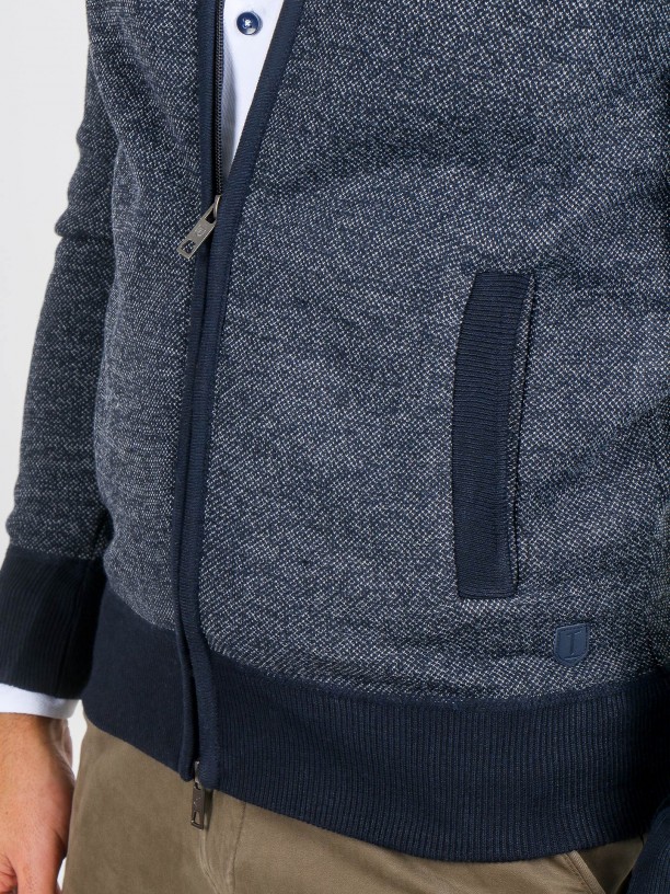 Thick knit pattern cardigan