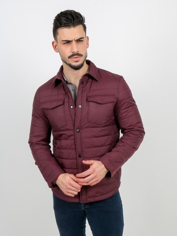 Blusão técnico com bolsos no peito Blusão técnico com bolsos no peito