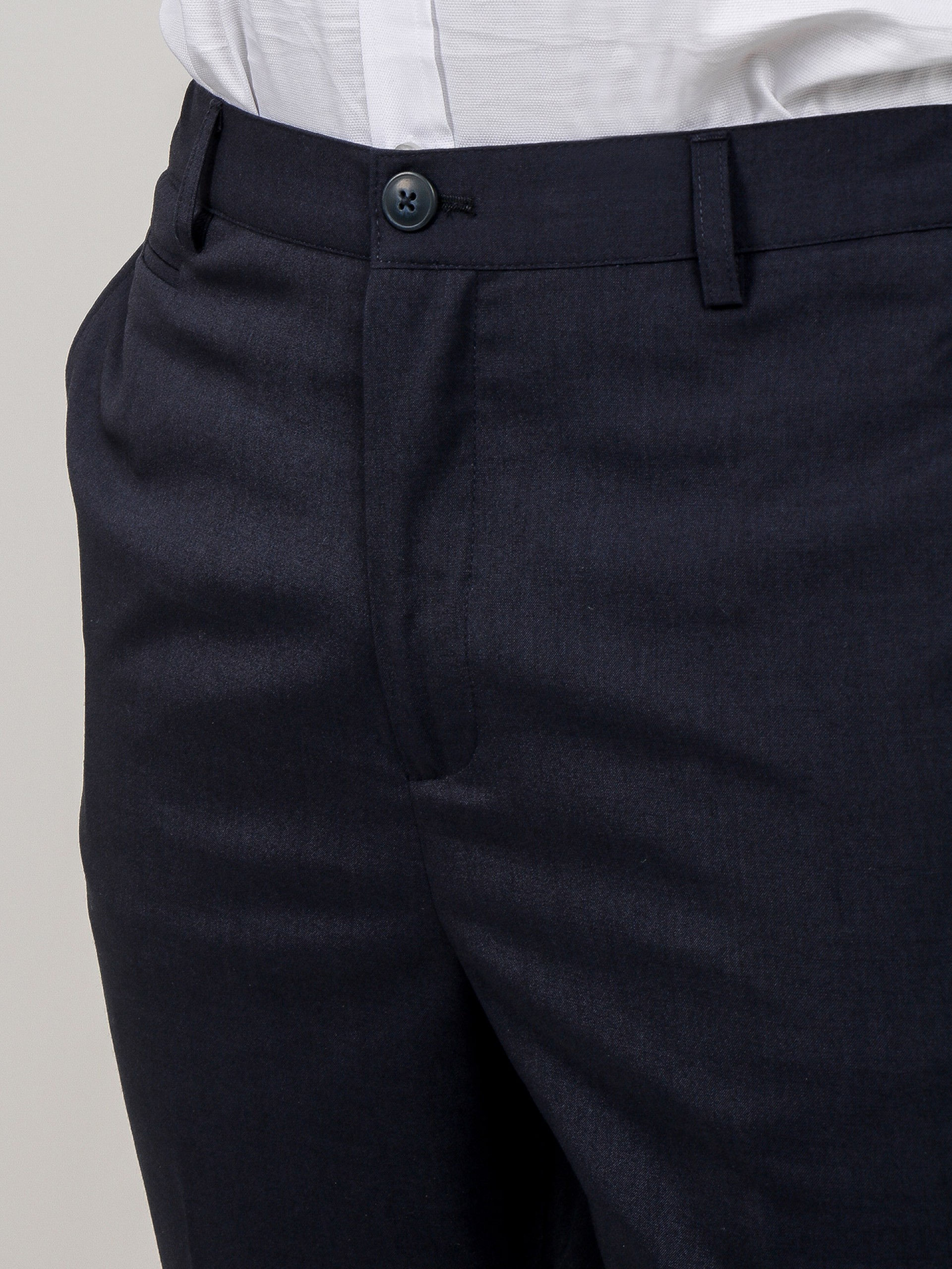 Pantalones slim fit dobladillo corto