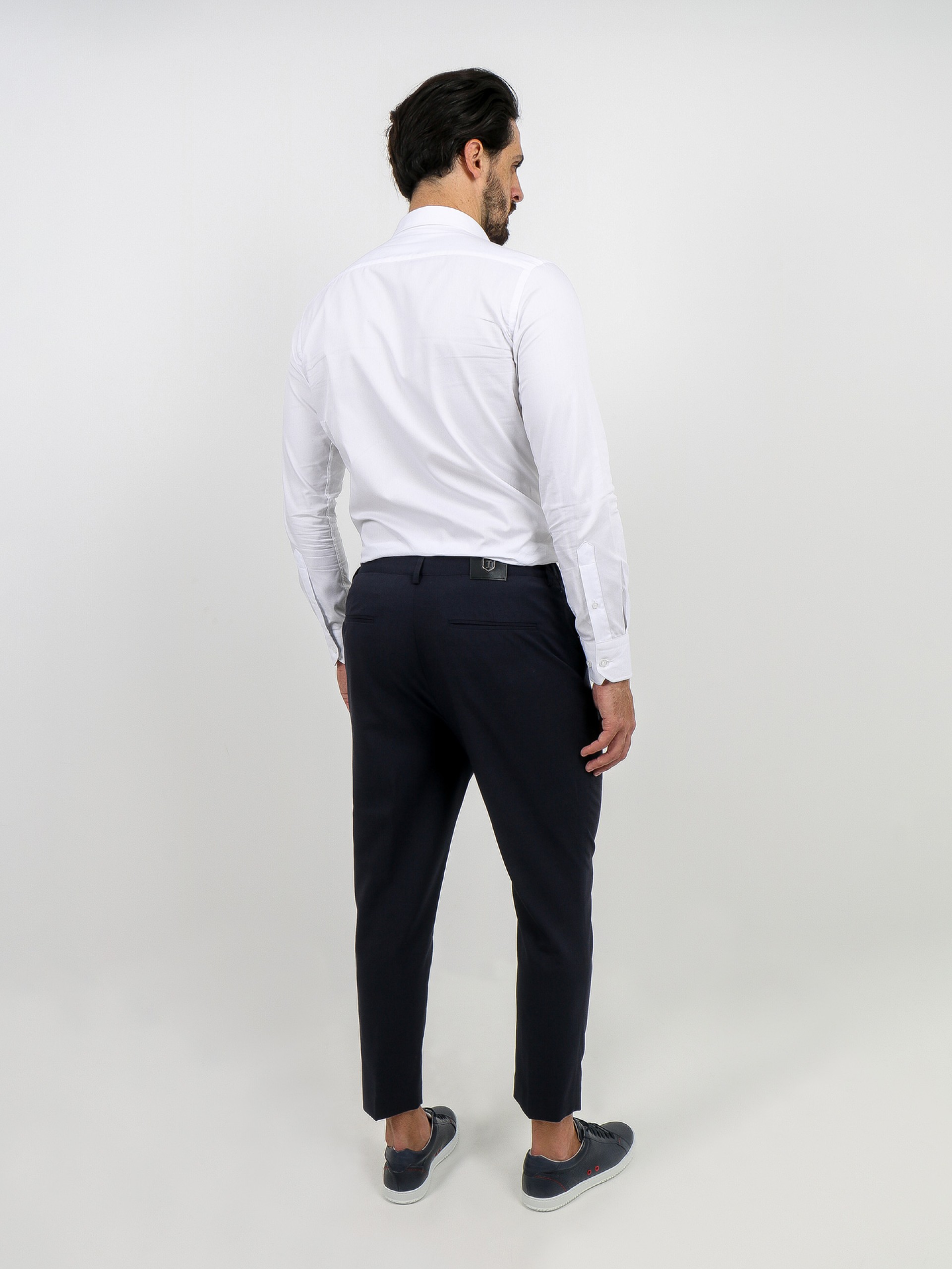 Pantalones slim fit dobladillo corto