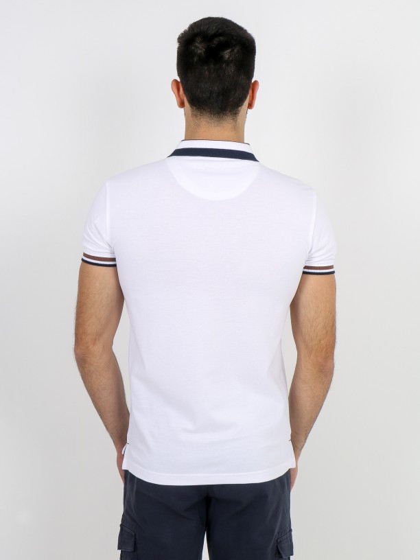 Polo piqué de algodão com detalhe tricolor Polo piqué de algodão com detalhe tricolor