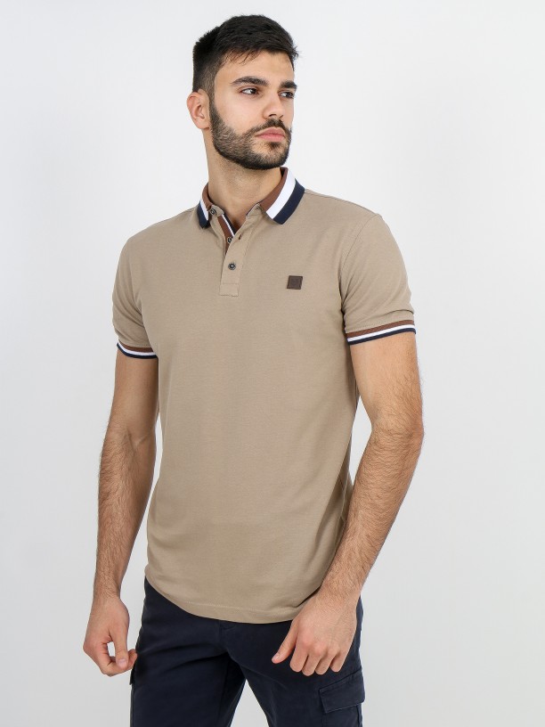 Polo piqué de algodão com detalhe tricolor Polo piqué de algodão com detalhe tricolor