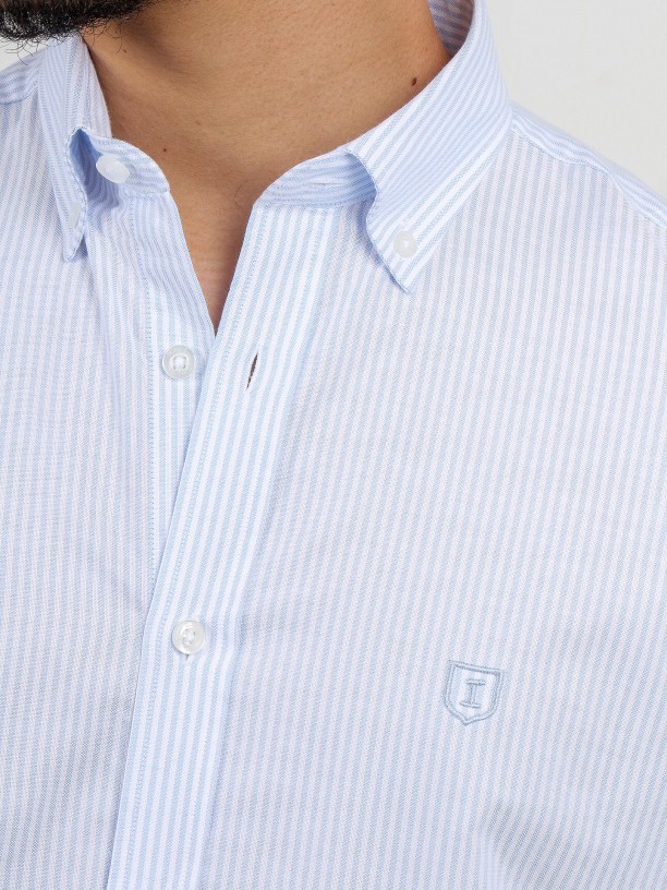 Camisa oxford de algodão às riscas Camisa oxford de algodão às riscas