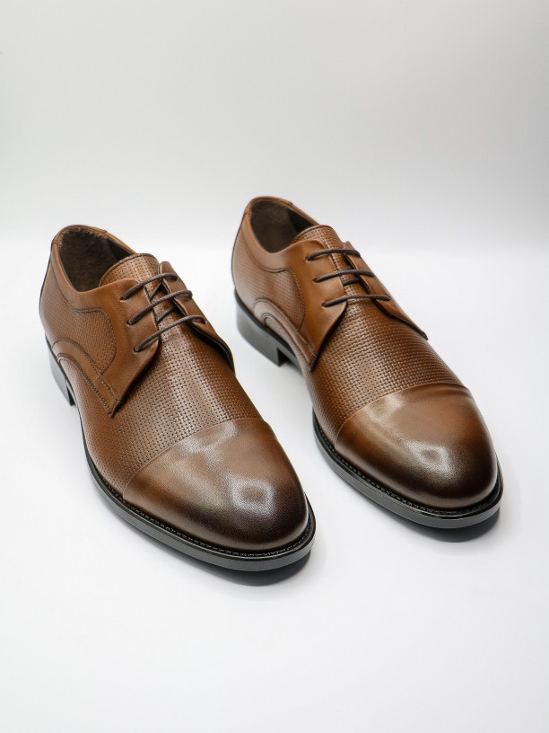 Leather elegant shoes with pattern