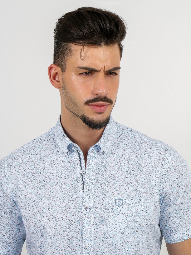 Camisa de manga curta de algodão com padrão Camisa de manga curta de algodão com padrão