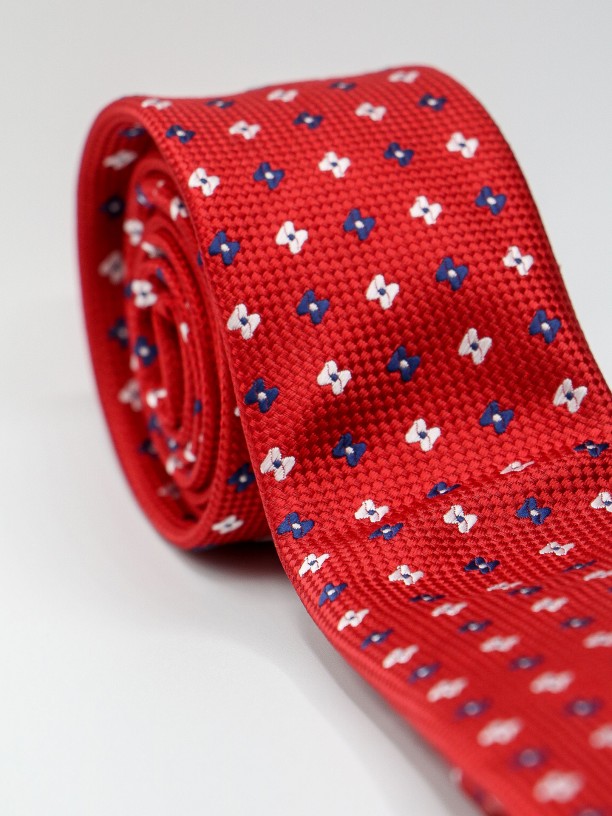 Slim tie with flower pattern