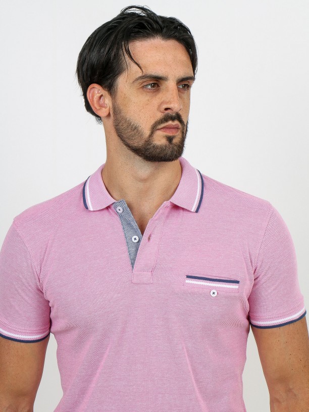 Polo de algodão com padrão e bolso Polo de algodão com padrão e bolso