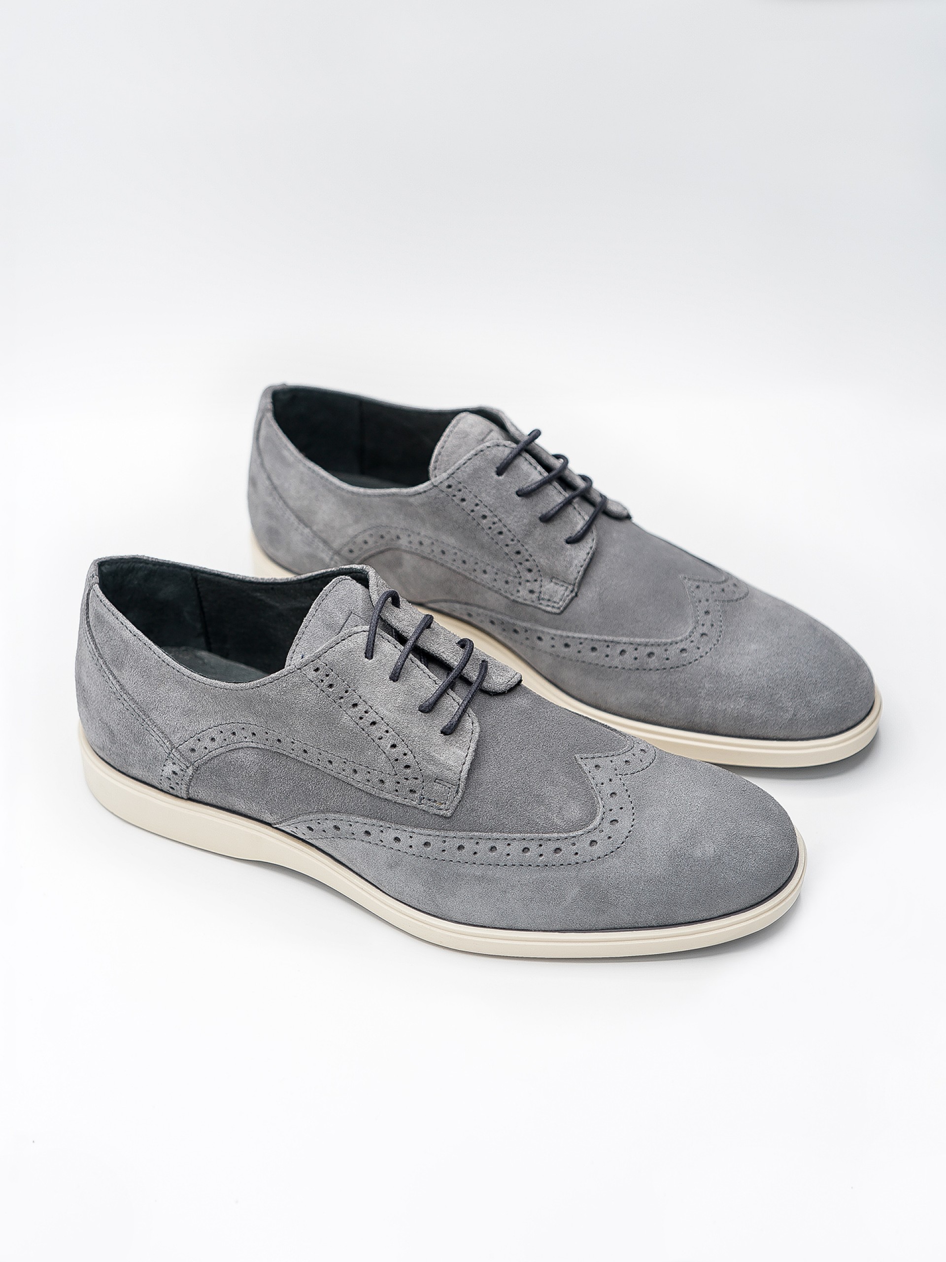 Sapato casual pele camurça picado