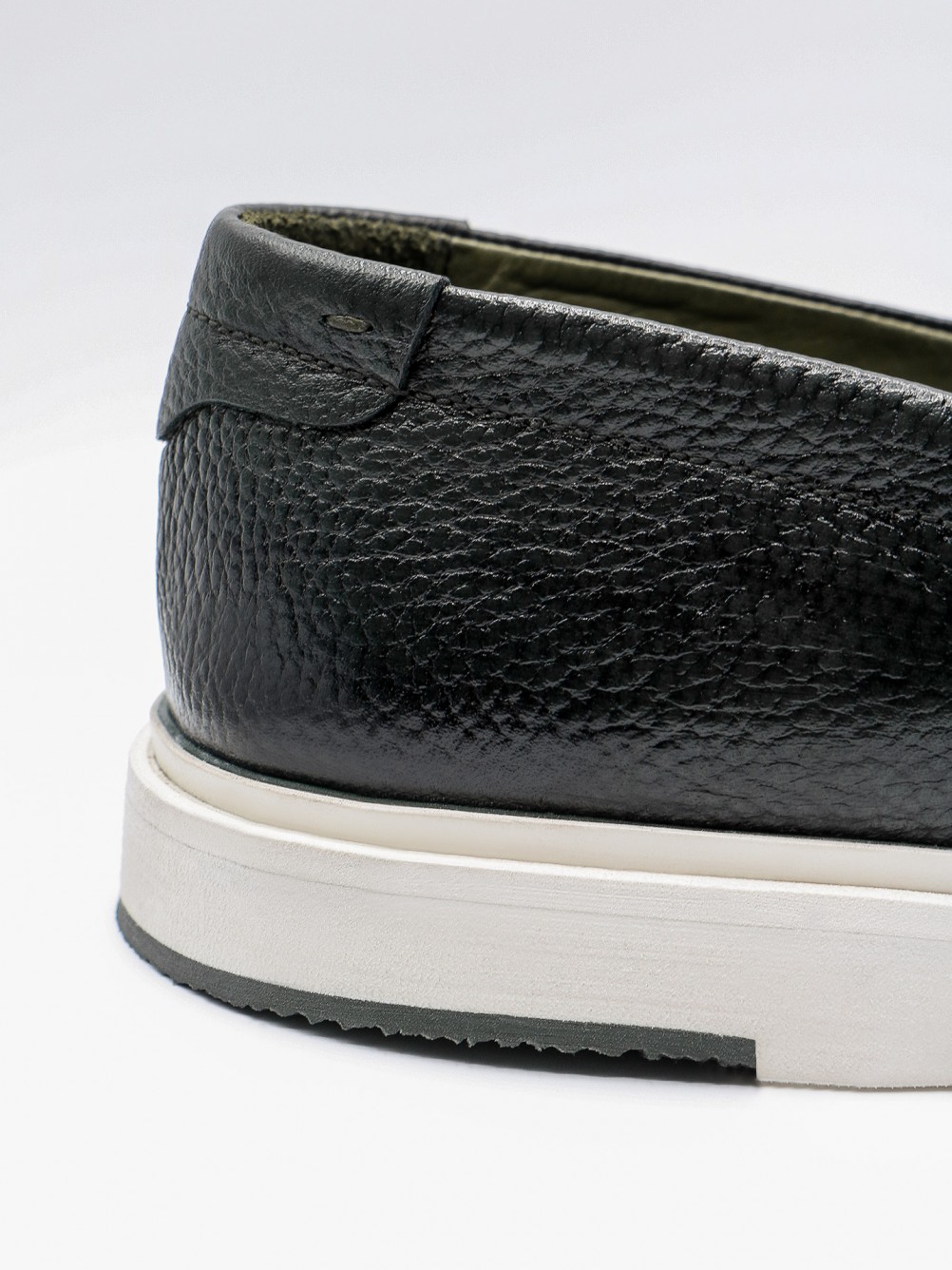 Mocassin casual em pele