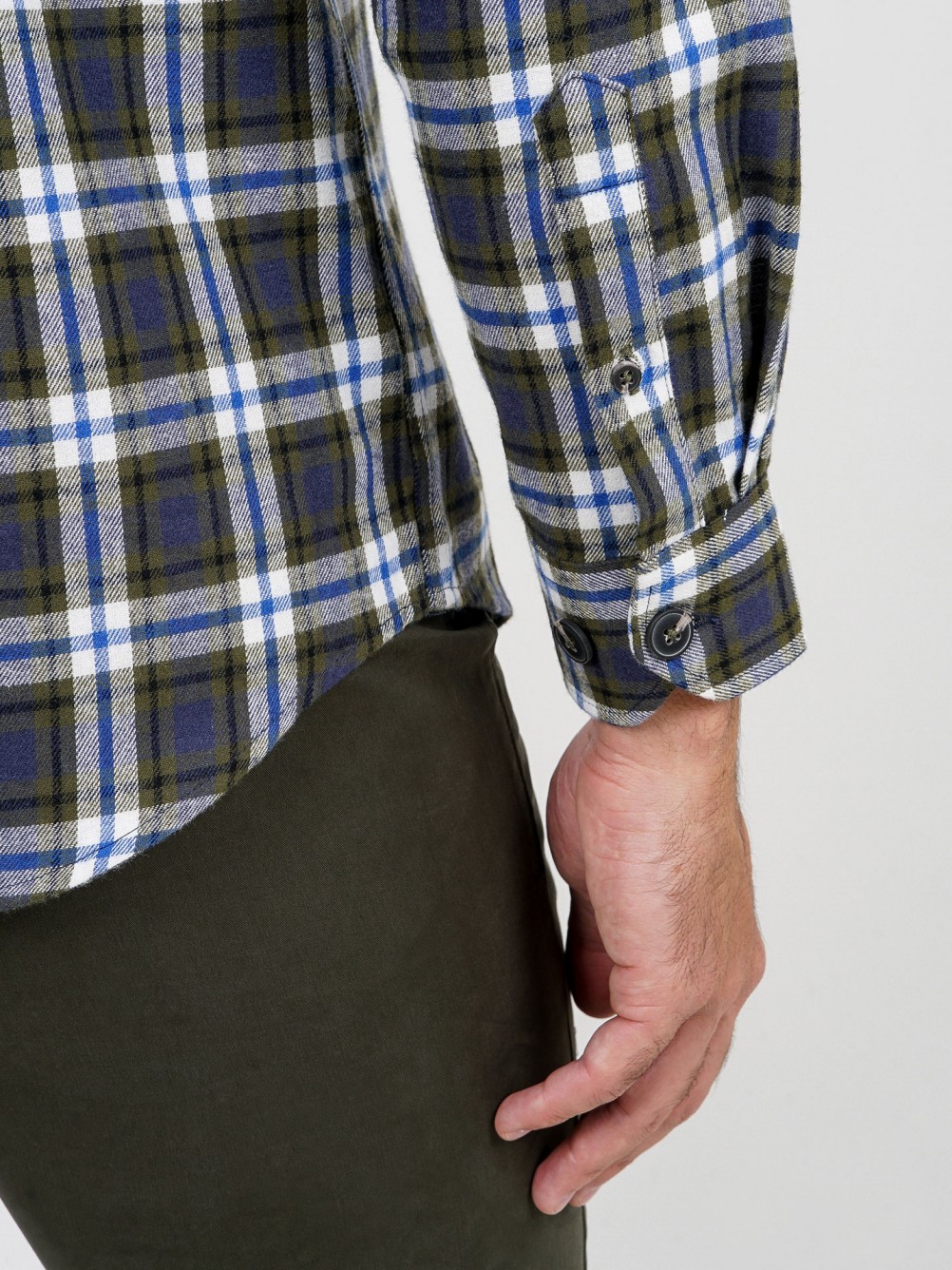 Camisa padrão xadrez com bolso