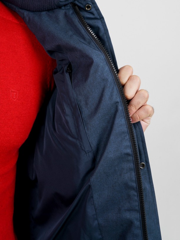 Chaqueta acolchada con capucha extrable