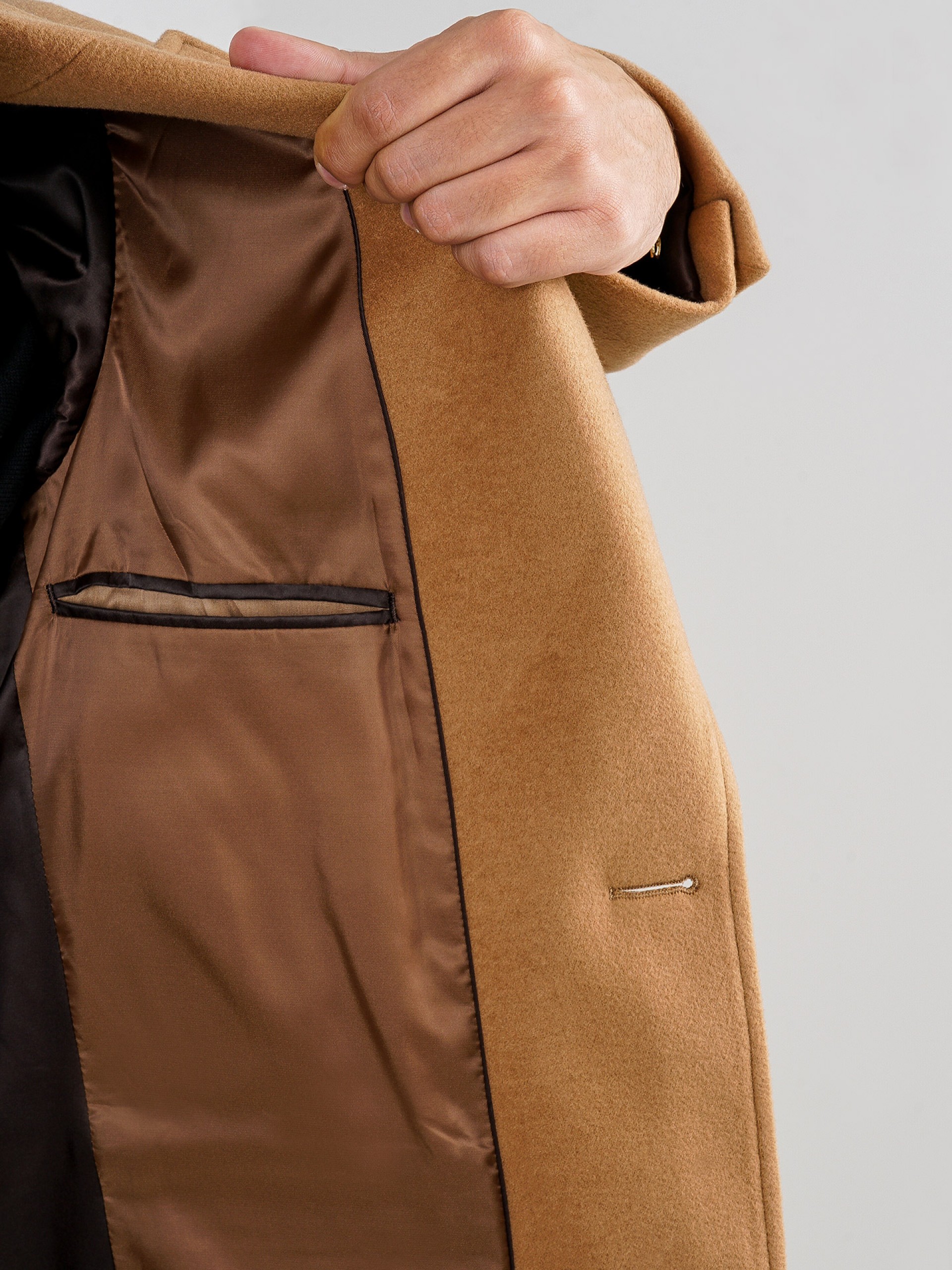 Sobretudo slim fit lapela clássica