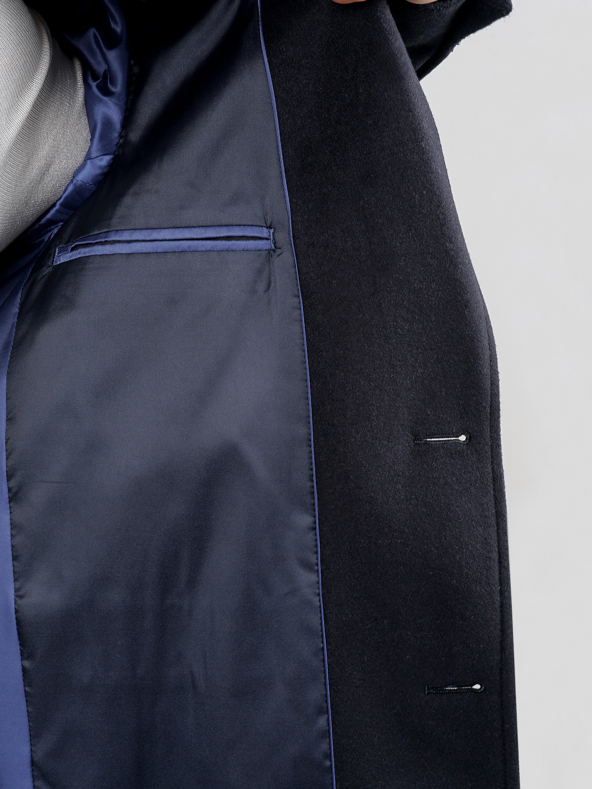 Sobretudo slim fit lapela clássica