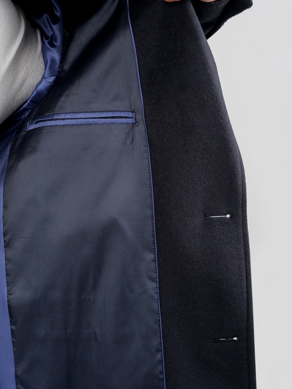 Sobretudo slim fit lapela clássica