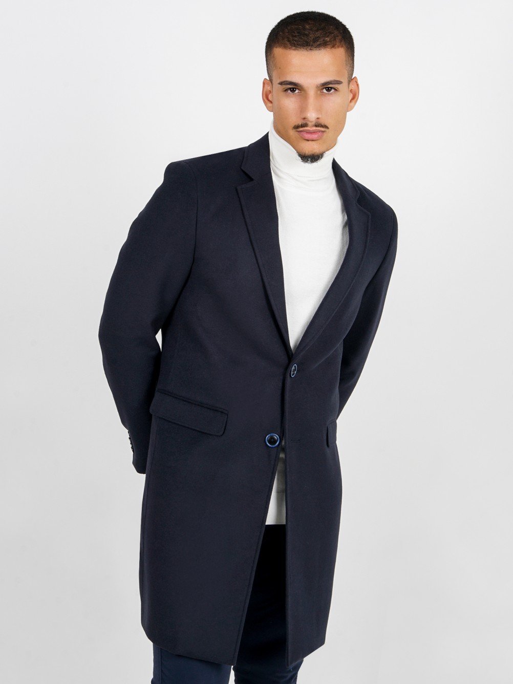 Sobretudo slim fit lapela clássica