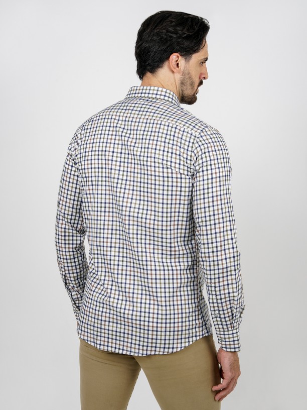 Camisa padrão xadrez com bolso