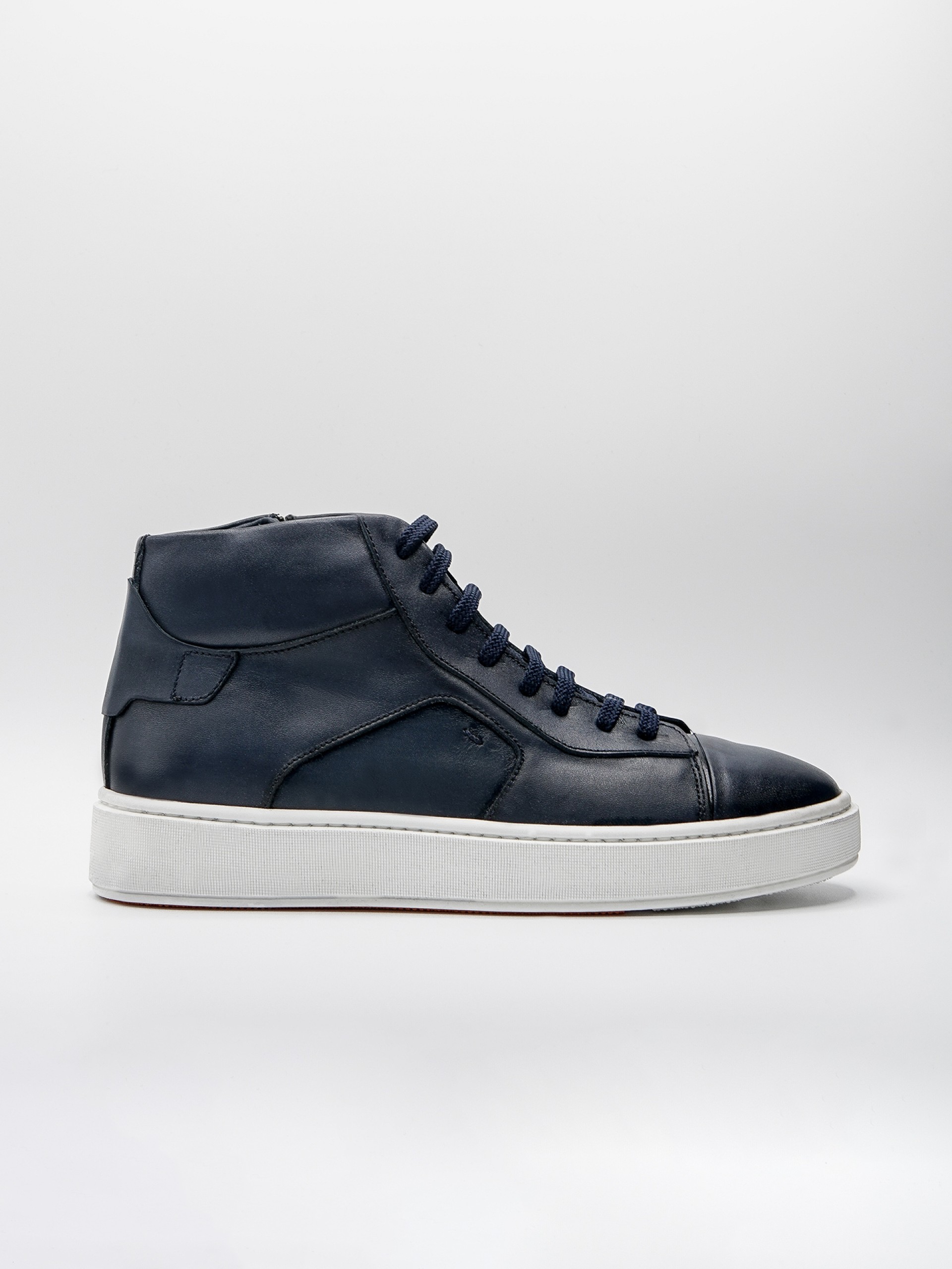 Sapatilha de cano-alto em pele com fecho