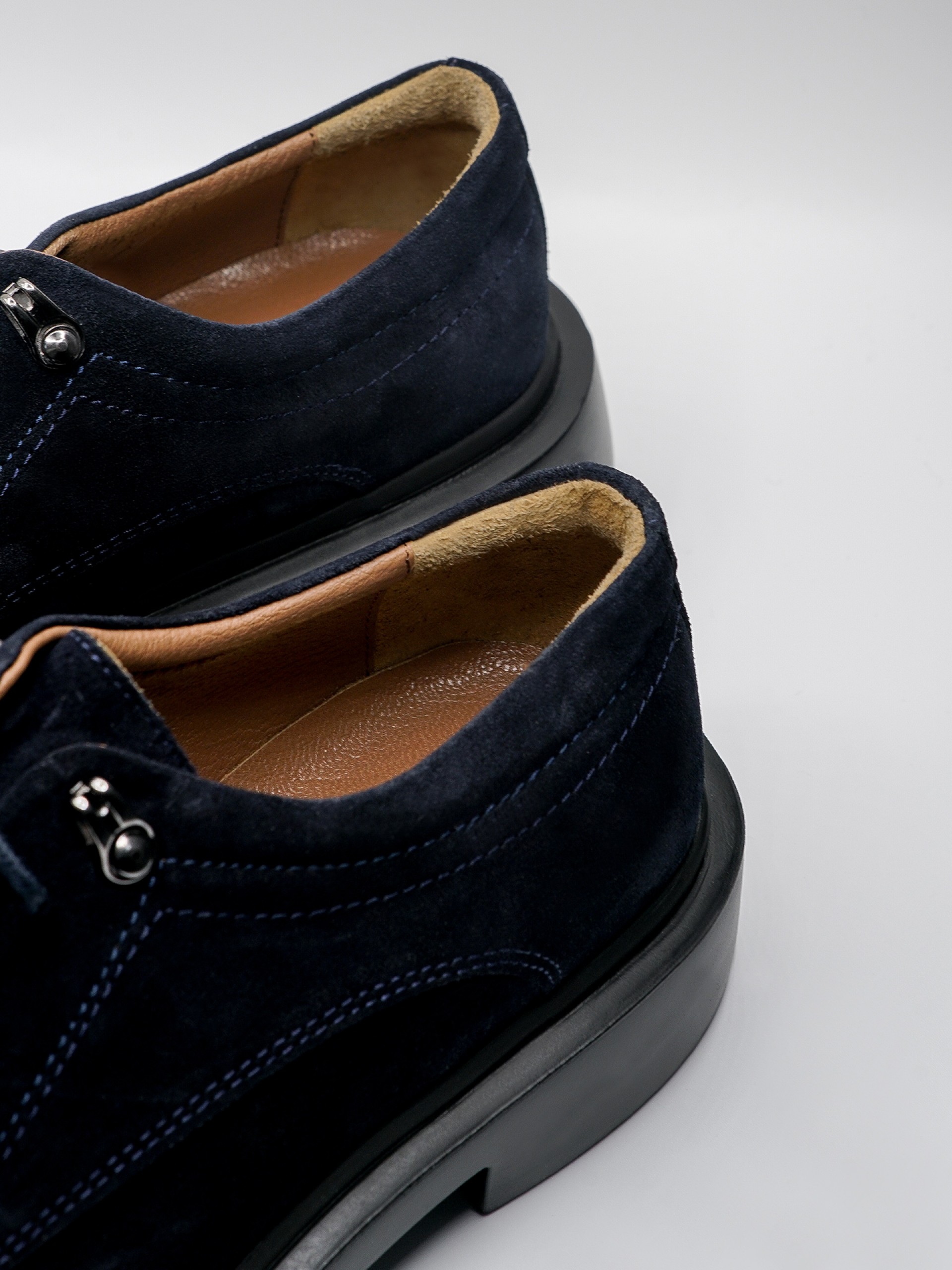 Sapato de pele camurça sola ultraleve