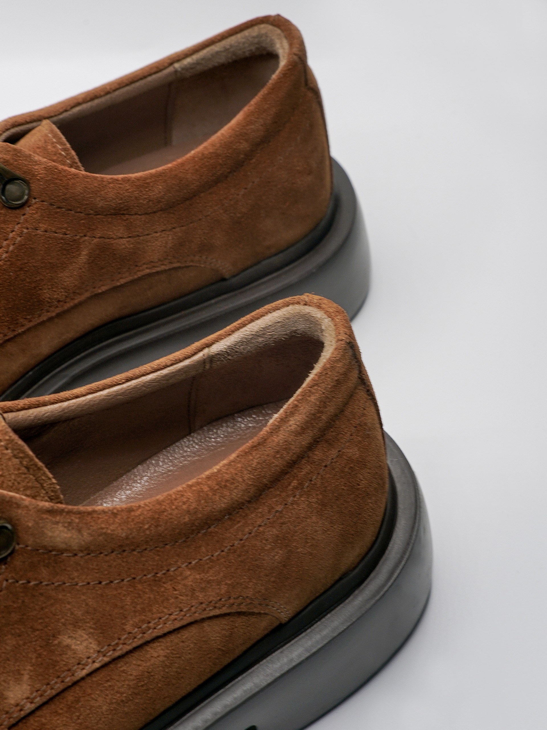 Zapato de piel serraje suela ultraligera