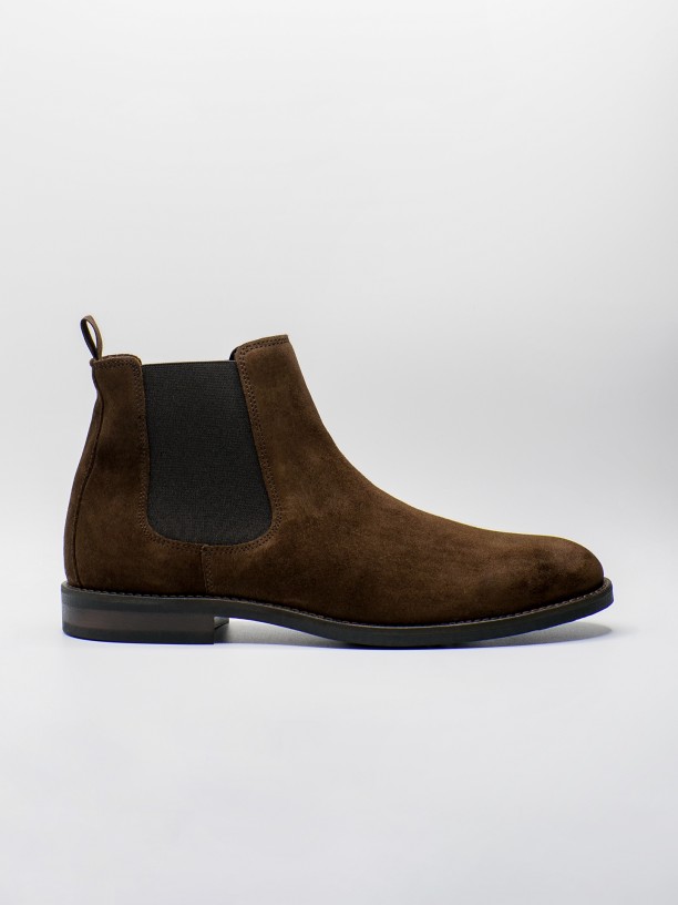 Elastic suede leather chelsea boots